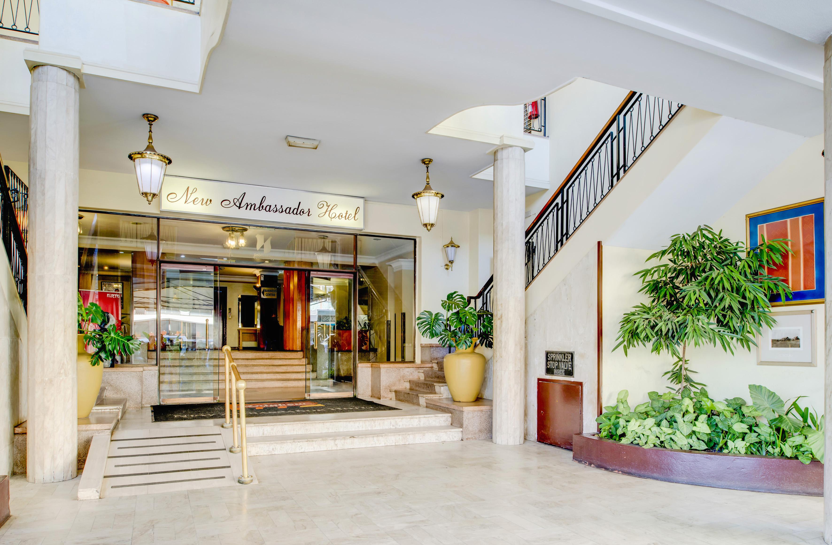 New Ambassador Hotel Harare Exteriör bild