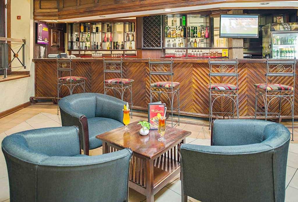 New Ambassador Hotel Harare Restaurang bild