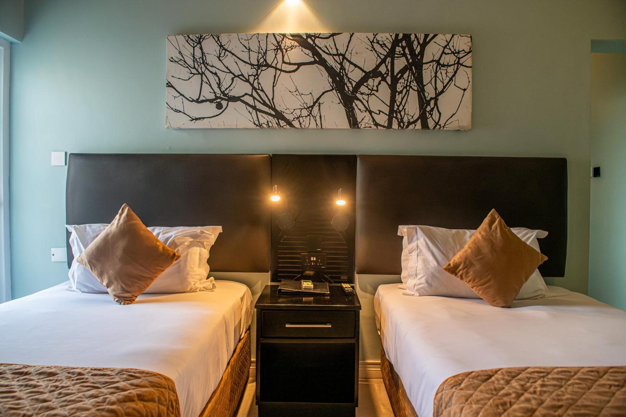 New Ambassador Hotel Harare Exteriör bild