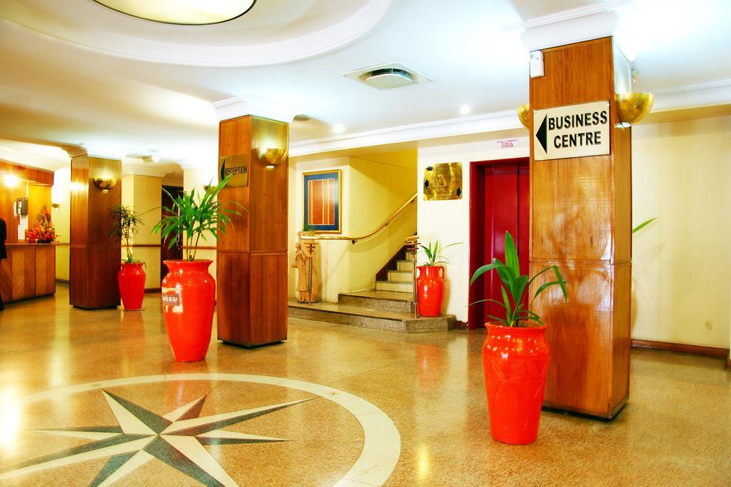 New Ambassador Hotel Harare Exteriör bild