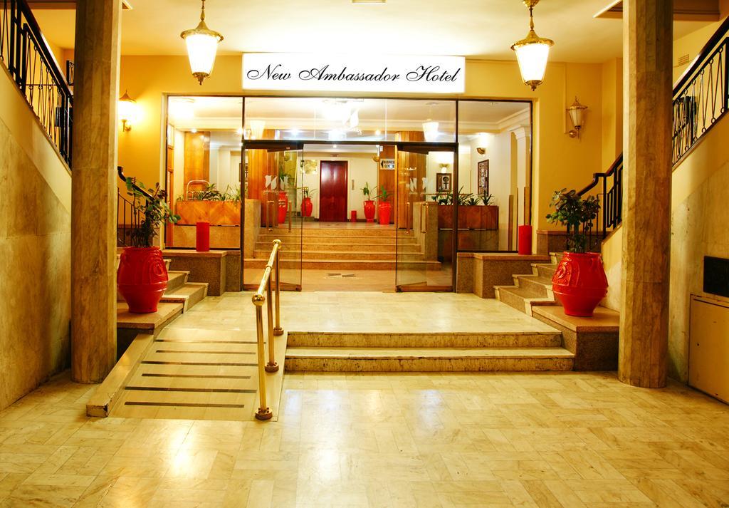 New Ambassador Hotel Harare Exteriör bild