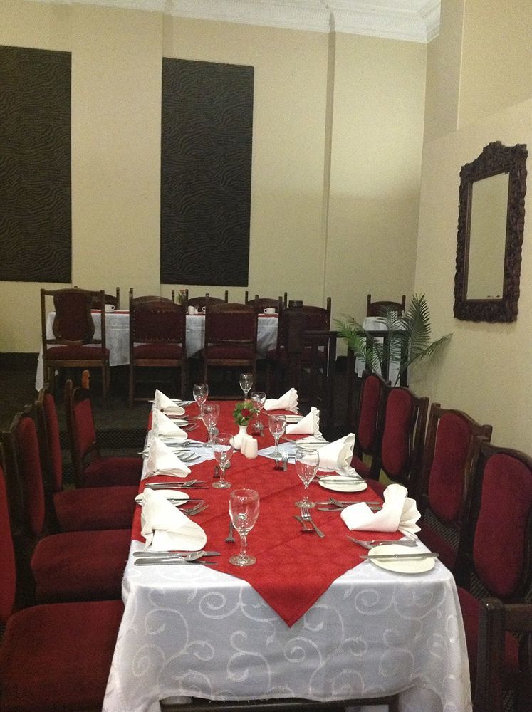 New Ambassador Hotel Harare Exteriör bild